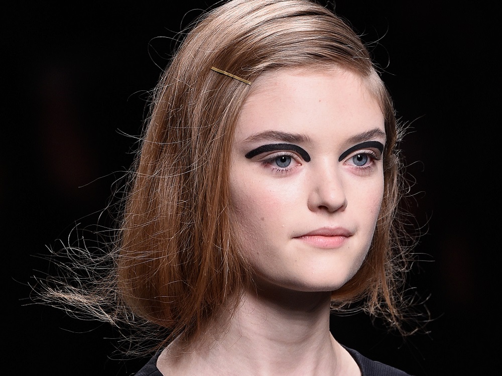 faux-bob-sfilata-fendi-ss-2016