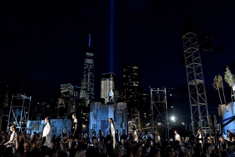 Givenchy SS 2016: la sfilata tributo all’America e alla memoria