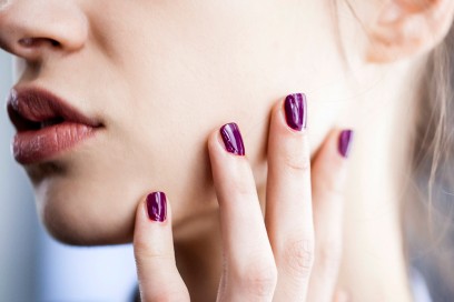 manicure-unghie-dark-autunno-inverno-2015-2016-sfilata-Vivetta