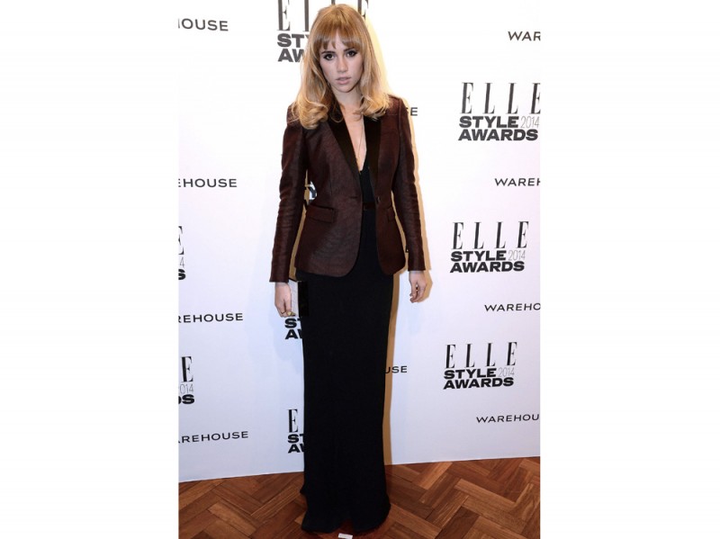 suki-waterhouse-suit-olycom