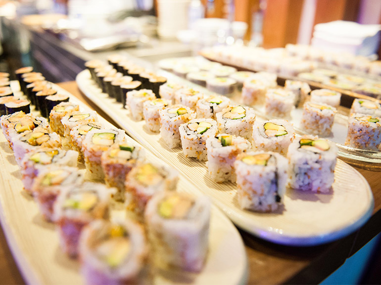 vassoio sushi uramaki