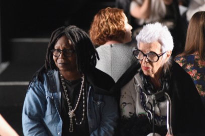 woophi-goldberge–iris-apfel-Carmen-Marc-Valvo-getty