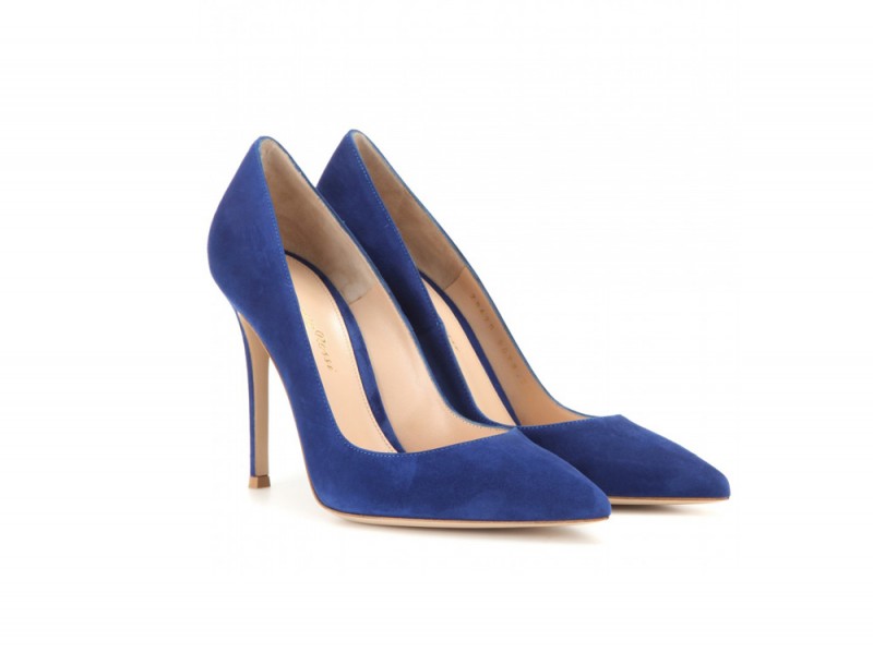 GIANVITO-ROSSI-Suede-pumps_mytheresa
