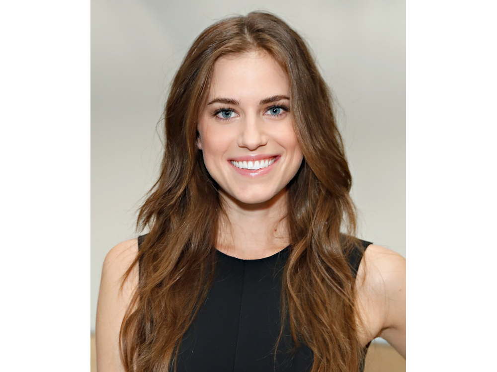 Allison Williams Capelli onde