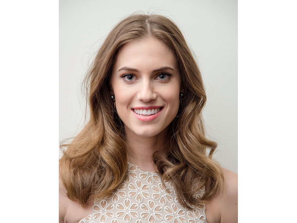 Allison Williams Capelli Sciolti