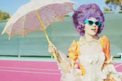 Grimes-Vivid-Dreams-video