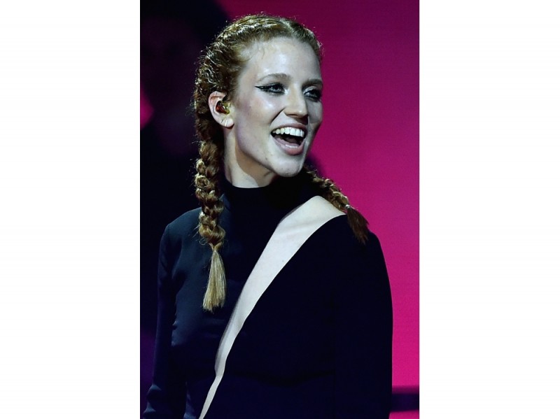 Jess-Glynne-mtv-ema-milano-2015-2