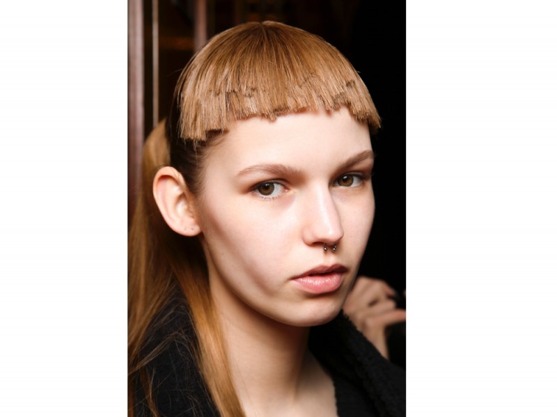 come-fare-contouring-viso-sfilata-gareth-pugh