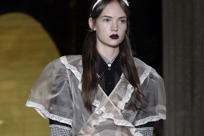 coroncine-e-ruches-miu-miu-getty