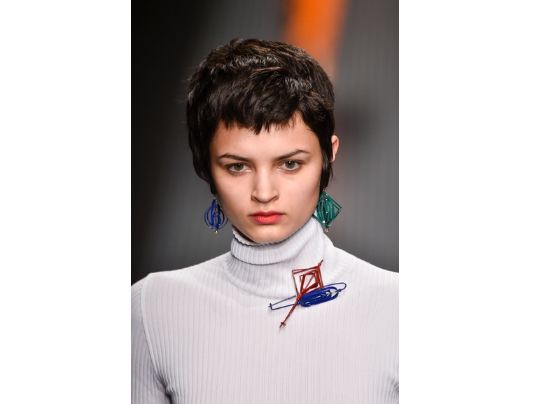 tagli-capelli-tendenze-autunno-inverno-2015-2016-sfilata-MSGM