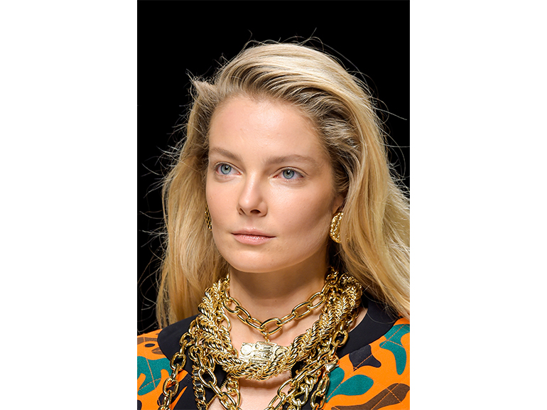 tagli-capelli-tendenze-autunno-inverno-2015-2016-sfilata-Moschino