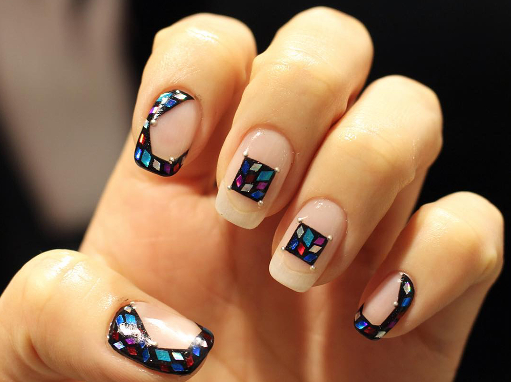 tendenze-nail-art-negative-space-3