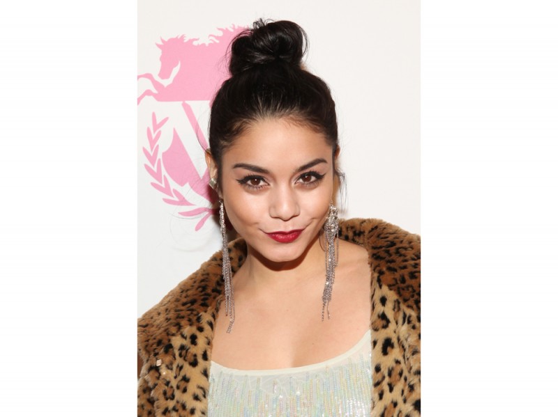 vanessa-hudgens-makeup-2013-02-06