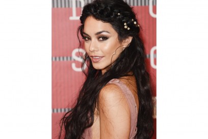vanessa-hudgens-makeup-2015-08-30
