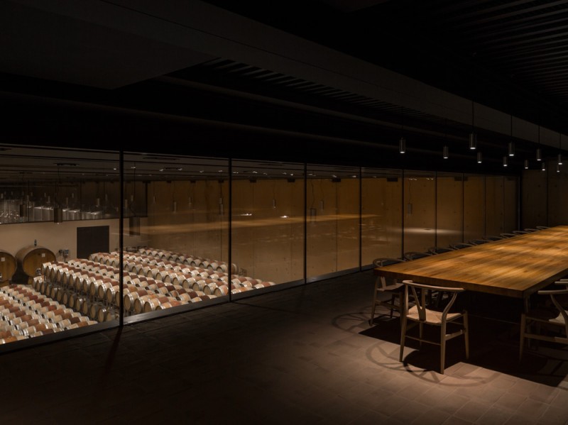 vista sulle botti Cantina Bulgari