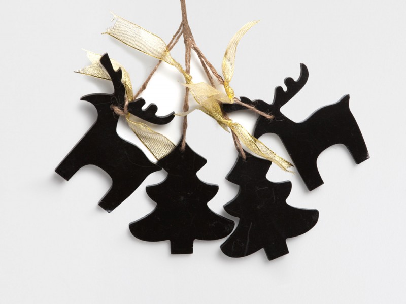 Addobbi neri per l’albero