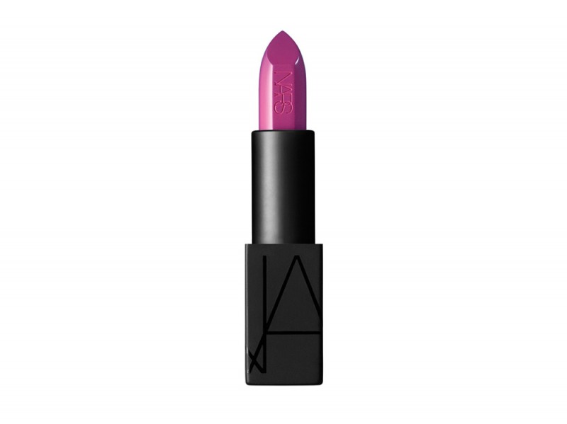 Ariana-grande-make-up-nars-audacious-lipstick-Silvia