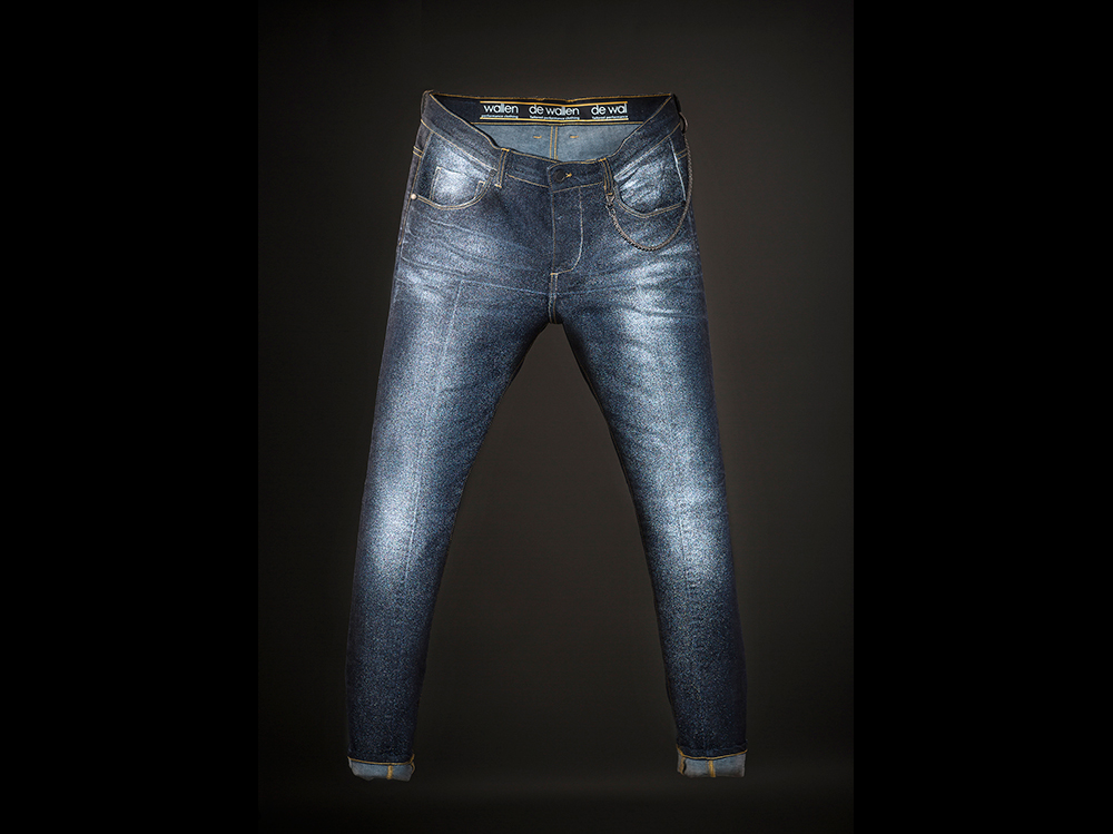 De-Wallen-reflective-denim-alta