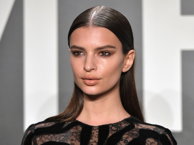 Emily-Ratajkowski-make-up-capelli-2