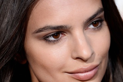Emily-Ratajkowski-make-up-capelli-5