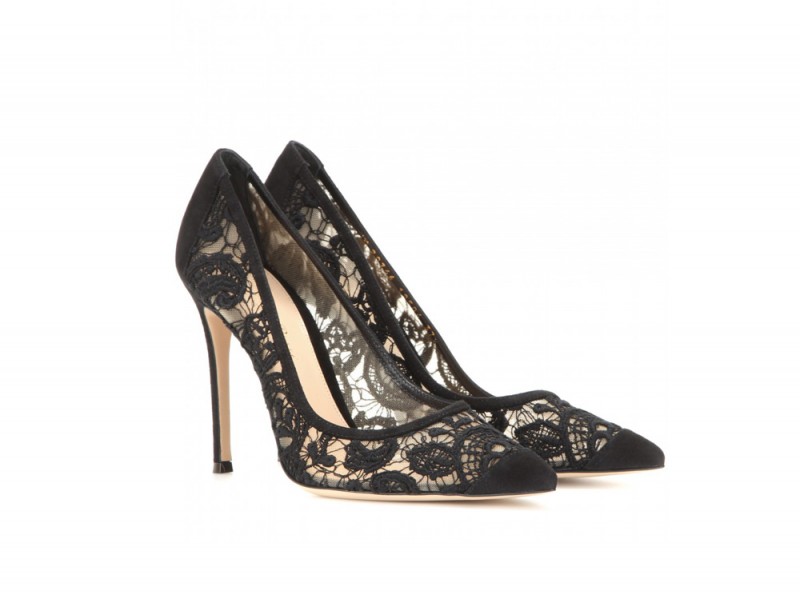 GIANVITO-ROSSI-Macramé-lace-and-suede-pumps_mytheresa