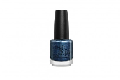 NFC520304_blue-velvet-nails