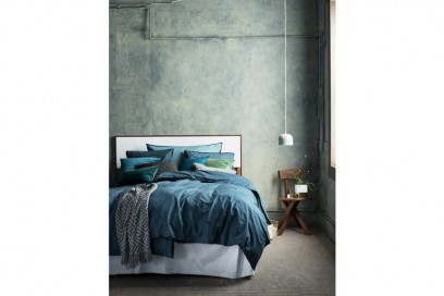 Verde acqua nella camera da letto di H&M Home