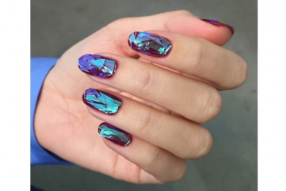 glass-nails-korea-00-holding