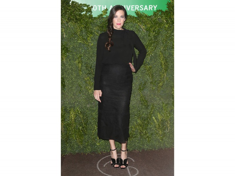 liv-tyler-olycom-scarpe-valentino