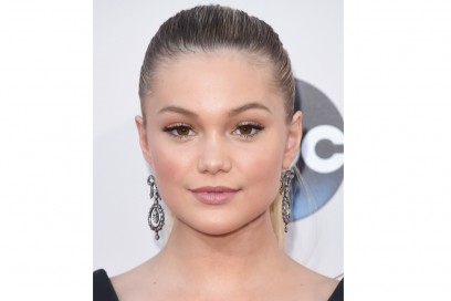 olivia-holt-american-music-awards-2015