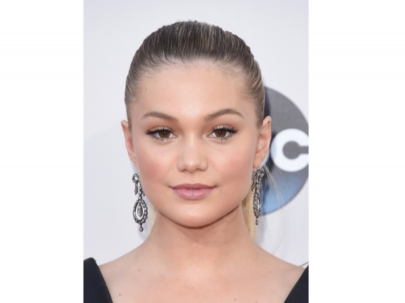 olivia-holt-american-music-awards-2015