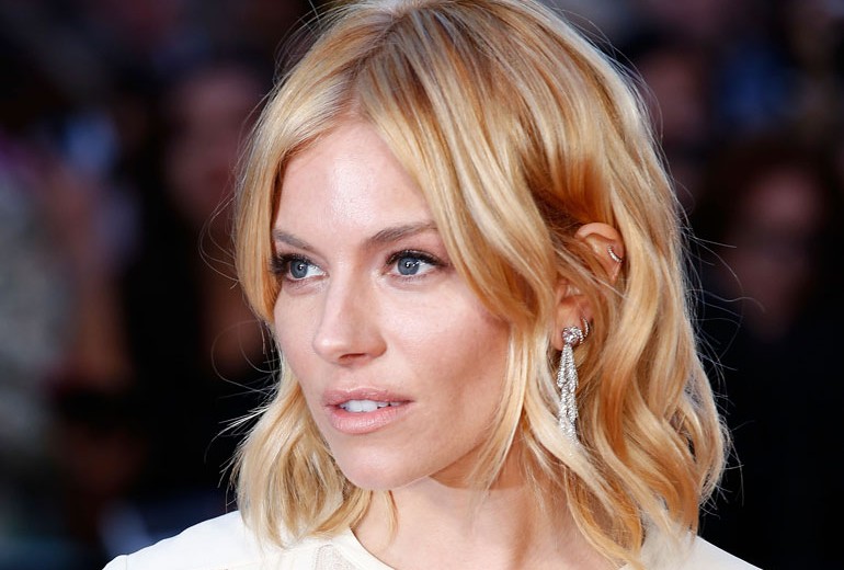 Sienna Miller: «Tirate fuori gli artigli»