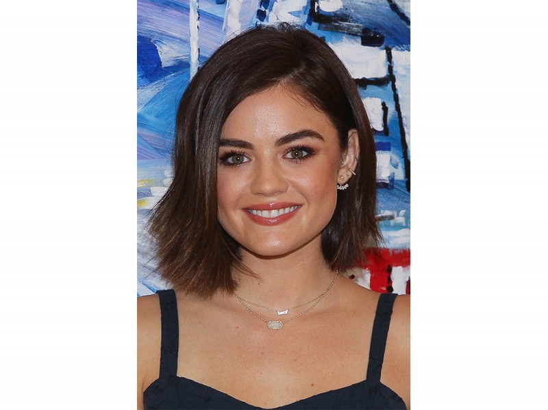 tagli-capelli-medi-come-li-lucy-hale
