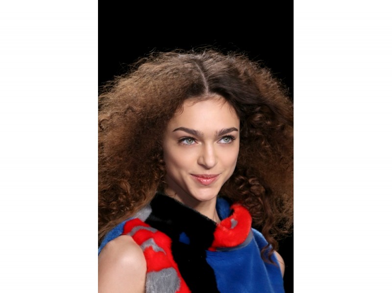 tagli-capelli-ricci-autunno-inverno-2015-sfilata-Desigual-01