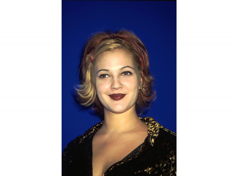 90s Drew Barrymore – Flipped Bob