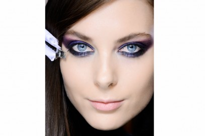 Occhi azzurri – Viola e grigio