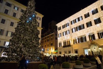 Valentino-Christmas-Tree-Lighting—Piazza-Mignanelli,-11-dicembre-2015-..