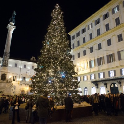 Valentino accende il Natale nella Capitale