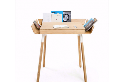 @archiproducts – A writing desk designed to reduce the difficulties of working in a mess.