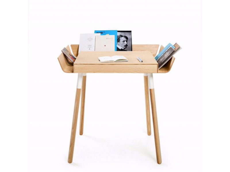 @archiproducts – A writing desk designed to reduce the difficulties of working in a mess.