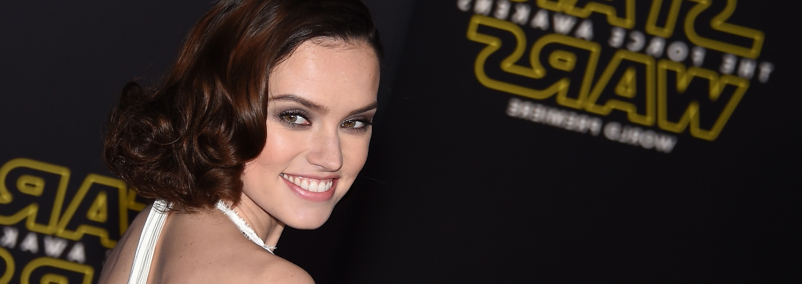 cover-daisy-ridley-tutti-i-beauty-desktop