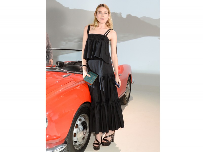 dree-hemingway-ferragamo-olycom