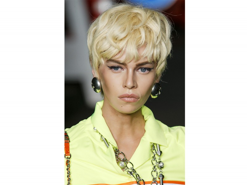 tagli-capelli-primavera-estate-2016-sfilata-Moschino