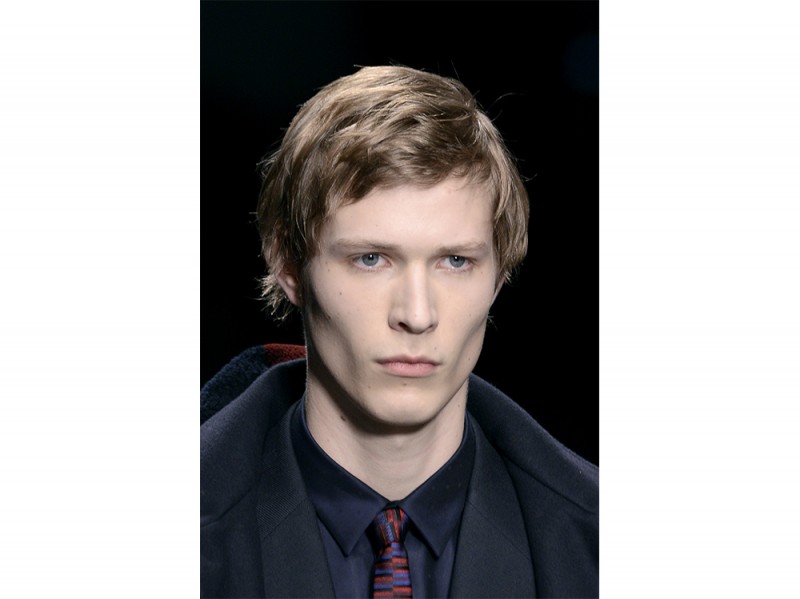 tagli-capelli-uomo-riga-laterale-autunno-inverno-2015-sfilata-Fendi