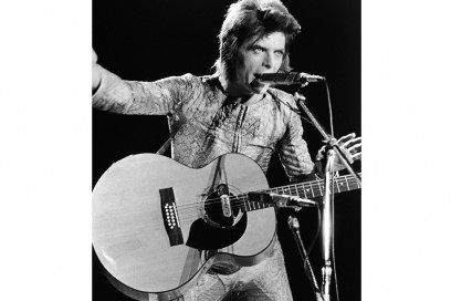 David-Bowie-Performing-As-Ziggy