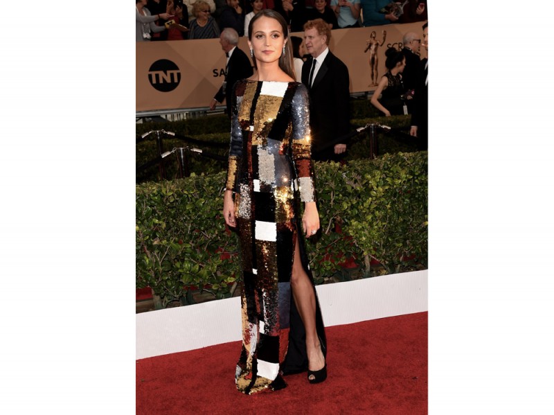 alicia-vikander-sag-2016-getty