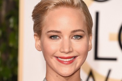 golden-globes-2016-beauty-look-jennifer-lawrence