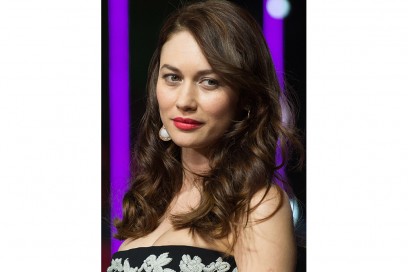 olga-kurylenko-beauty-look-2015-12-04