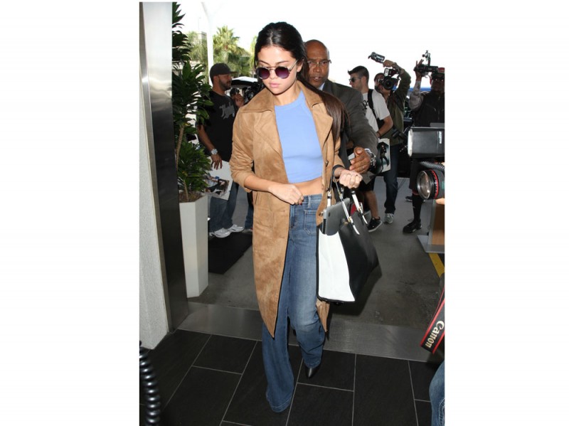 selena-gomez shopper michael michael kors