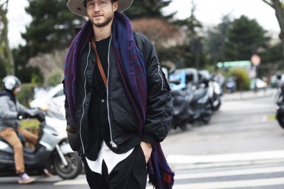 street-parigi-moda-uomo-bomber-cappello